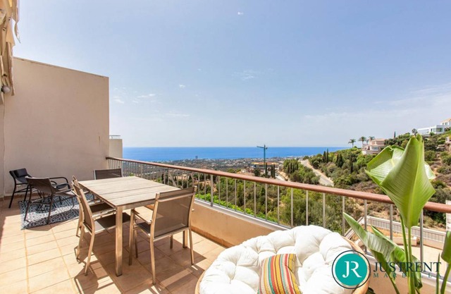 Lomas de Los Monteros Apartment
