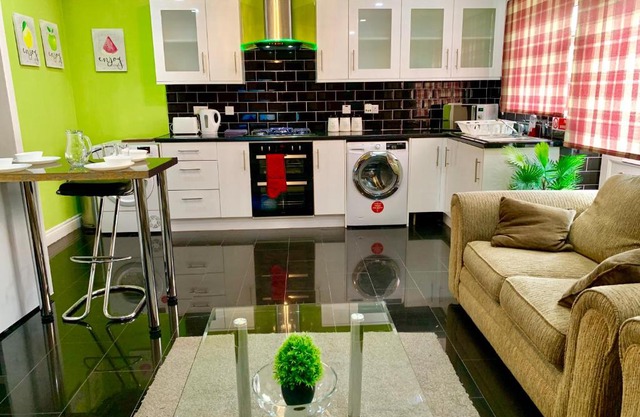 London Luxury 2Bedrooms, Reception, Garden, Apartment