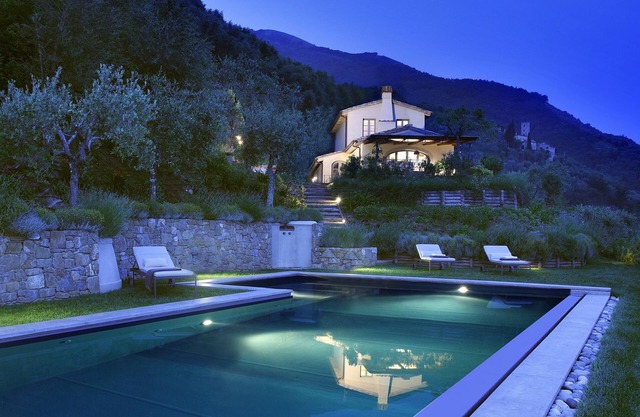 lone standing Villa, 210 m²(2260 ft²)pool, sea view, eco-friendly, EV wall box