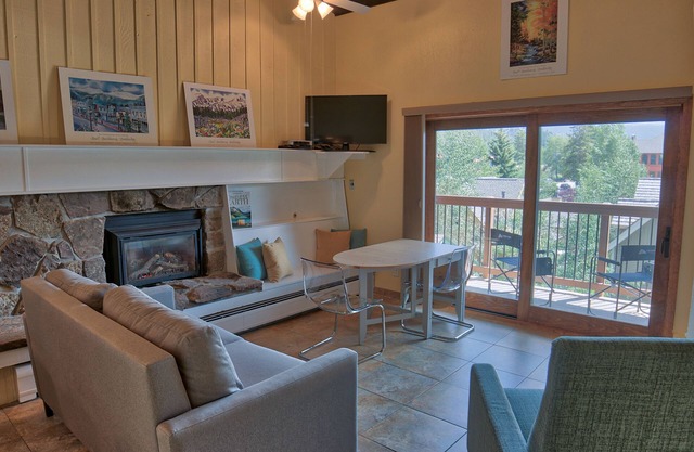 Longbranch 309, Lovely 2BR Condo, 2 Blocks from Main St