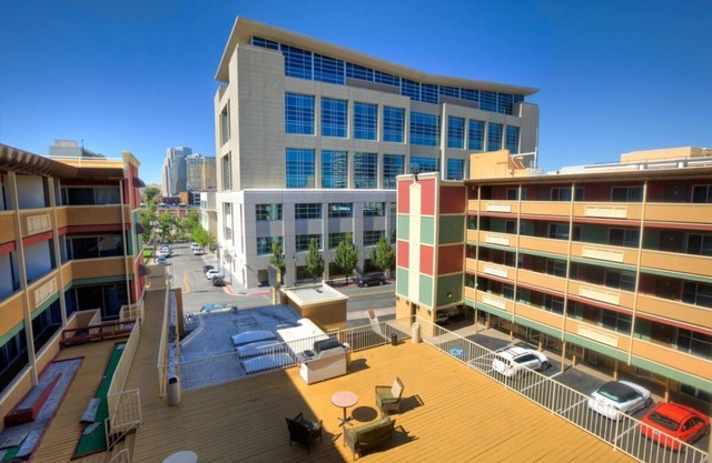 Look No Further! 3 Comfortable Units, On-site Pool, Minutes to Nevada Museum Art