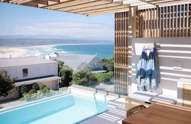 Lookout View | Luxury Villa Steps to Beach