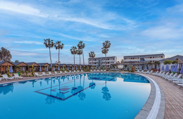 Lord Marina Hotel & Bungalows