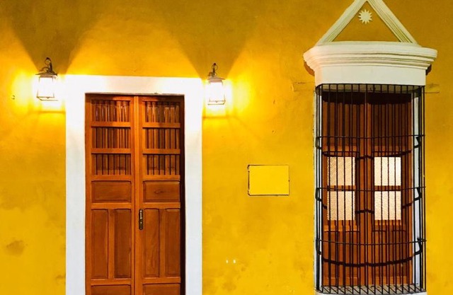 Los Farolitos Luxury Apartment