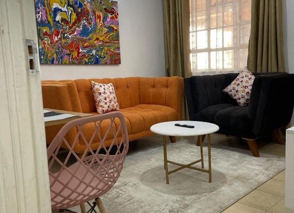 Lovely 1 bedroom with parking on premise.