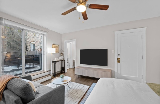 Lovely 1BR/1BA in the Heart of Lincoln Square