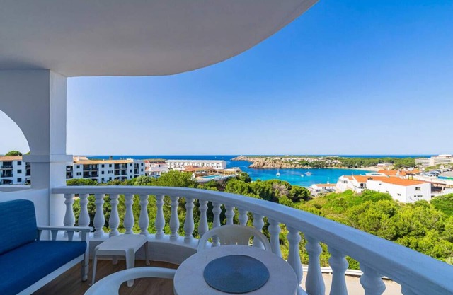 Lovely 2-bedrooms condo just 300 mts from beach