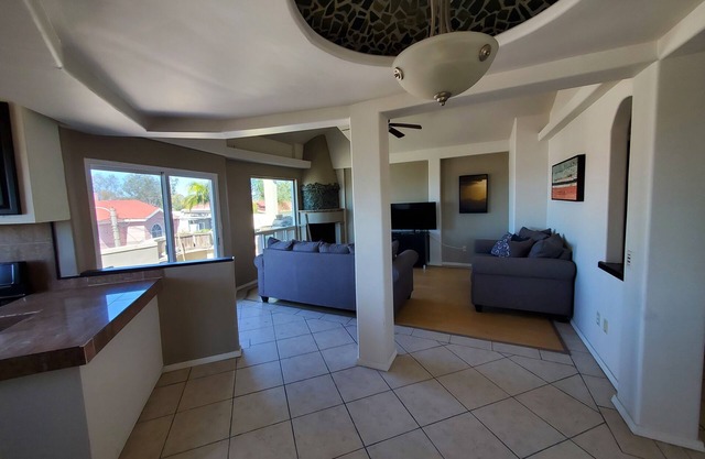 Lovely 2 Bdrm apartment with private terrace with grill