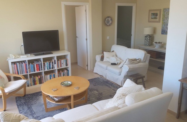 Lovely 2 Bed apartment just 200m from the Arenal Beach
