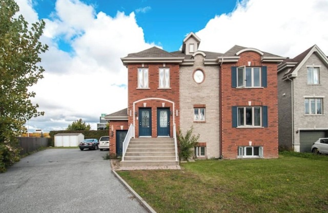 Lovely 2-bedroom Apt. in DIX30 close to DT