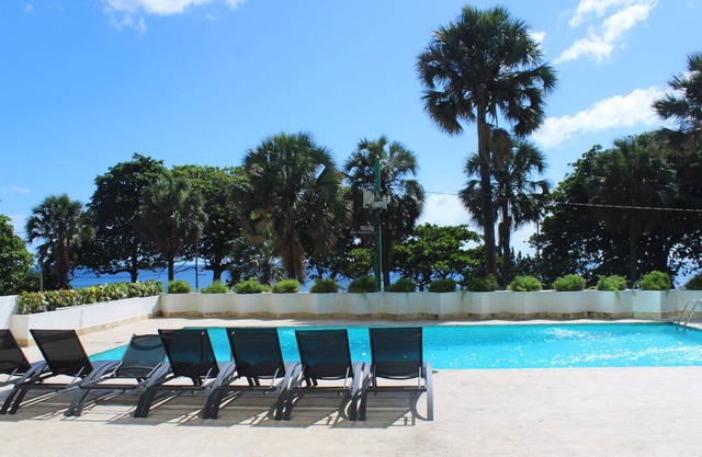 Lovely 3 Bedroom Apartment, Sea View & Pool Area