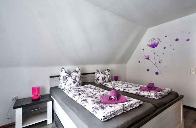 Lovely apartment for 2 guests with WIFI, TV and pets allowed