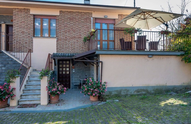 Lovely apartment for 5 guests with WIFI, A/C, TV and terrace
