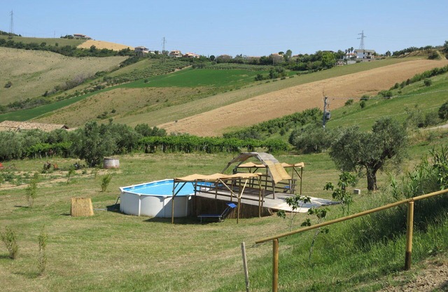 Lovely apartment in villa with A/C, WIFI, pool, hot tub, TV, patio, pets allowed and panoramic v.