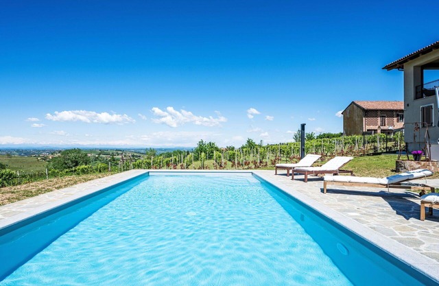 Lovely apartment for 4 people with pool, A/C, WIFI, TV, terrace and parking
