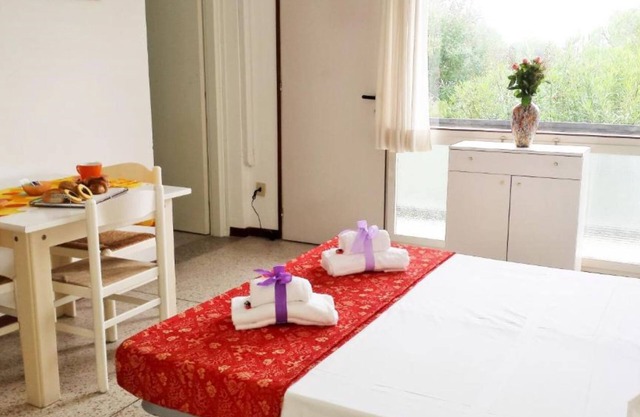 Lovely apartment for 5 guests by the beach