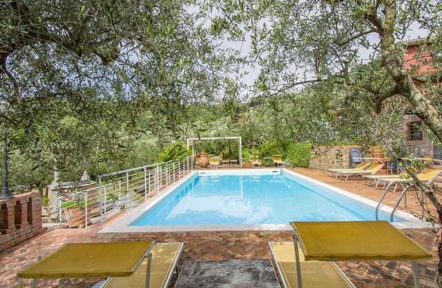Lovely apartment for 2 guests with hot tub, pool, WIFI, A/C, TV, patio and pets allowed
