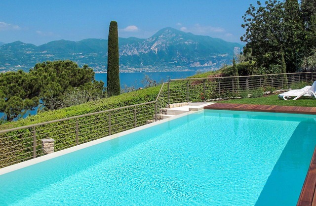 Lovely apartment for 4 guests with A/C, WIFI, pool, TV, terrace and parking