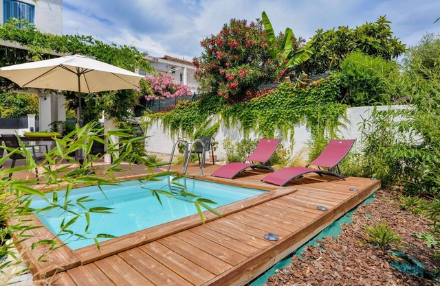 Lovely apartment for 2 guests with WIFI, pool, TV and patio
