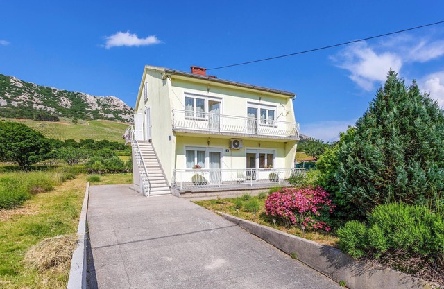 Lovely apartment in Draga Bascanska