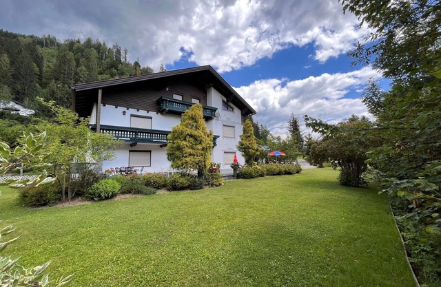 Lovely apartment for 4 guests with WIFI, TV, patio, pets allowed and parking