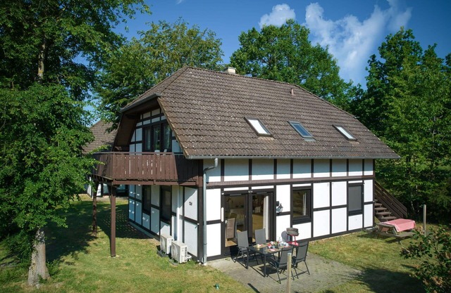 Lovely apartment in villa for 4 guests with WIFI, TV, terrace and pets allowed