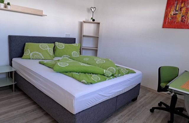 Lovely apartment for 9 guests with WIFI, TV, balcony and parking