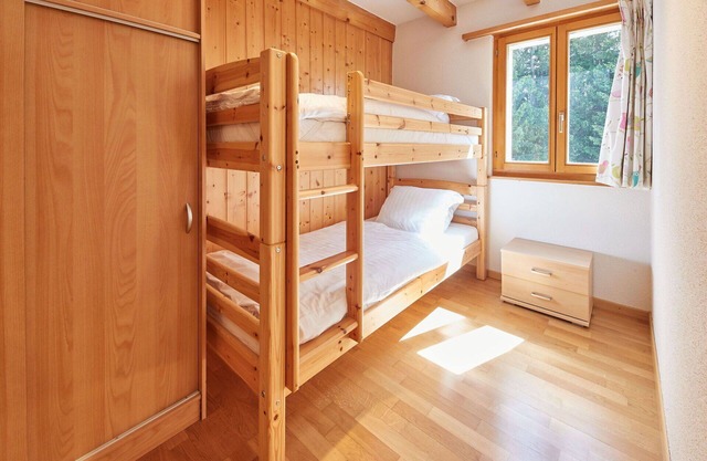 Lovely apartment for 7 guests with WIFI, TV and balcony