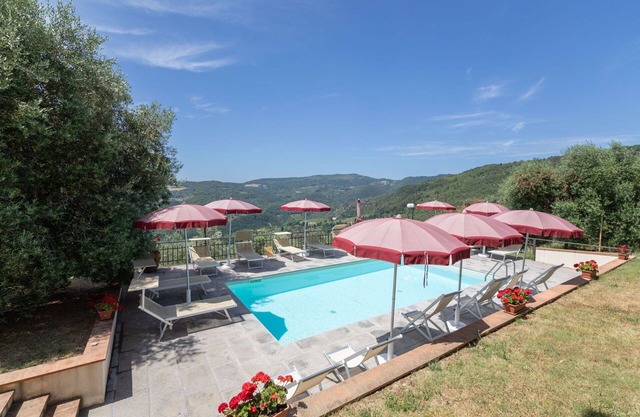 Lovely apartment for 8 guests with WIFI, pool, TV, pets allowed and panoramic view