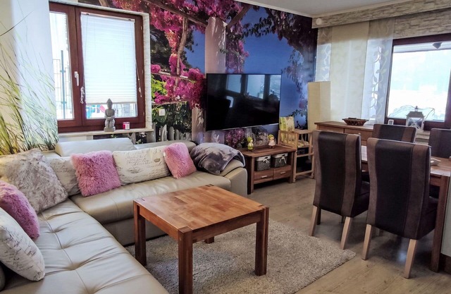 Lovely apartment for 5 people with WIFI, TV and balcony
