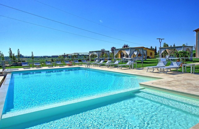 Lovely apartment for 4 guests with WIFI, A/C, pool, TV and panoramic view