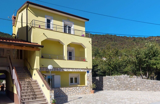 Lovely apartment for 4 people with A/C, WIFI, TV and terrace