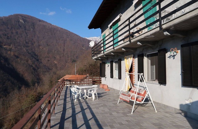 Lovely apartment for 4 people with TV, terrace and pets allowed