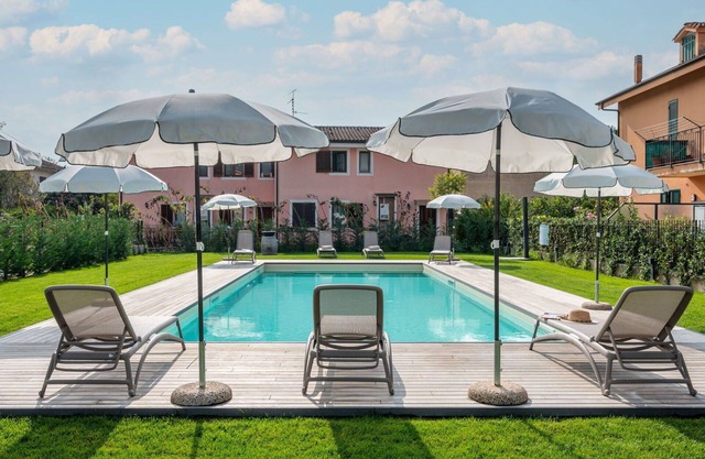 Lovely apartment for 4 guests with WIFI, pool, A/C, TV and terrace