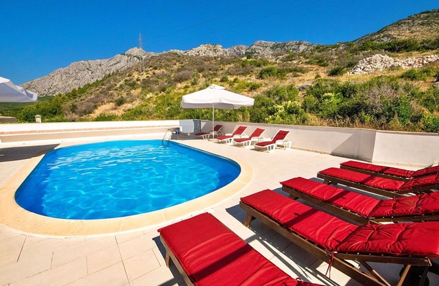 Lovely apartment for 4 people with pool, A/C, WIFI, TV, terrace and pets allowed