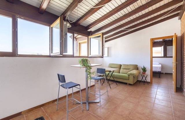 Lovely apartment for 5 people with WIFI, A/C and TV