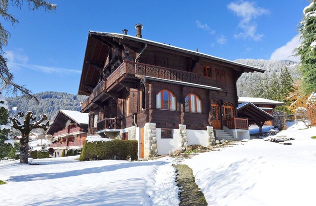 Lovely apartment for 6 guests with WIFI, TV, balcony and parking