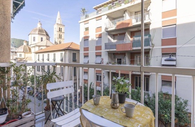 Lovely apartment for 6 people with A/C, WIFI, TV, balcony and pets allowed
