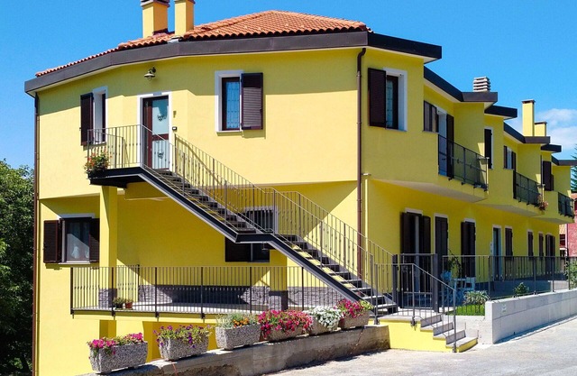 Lovely apartment for 6 guests with WIFI, TV, patio, pets allowed and panoramic view