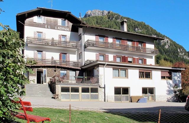 Lovely apartment for 7 people with WIFI, TV, patio and pets allowed