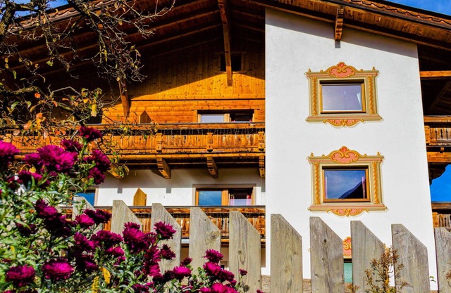 Lovely apartment for 9 guests with WIFI, TV and balcony