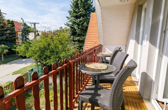 Lovely apartment for 6 guests with WIFI, A/C, TV and balcony