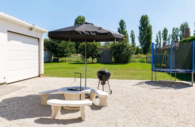 Lovely apartment for 5 guests with A/C, WIFI, TV, balcony and parking