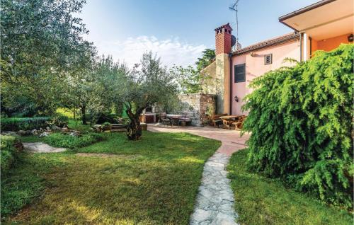 Lovely Apartment In Buje With Wifi