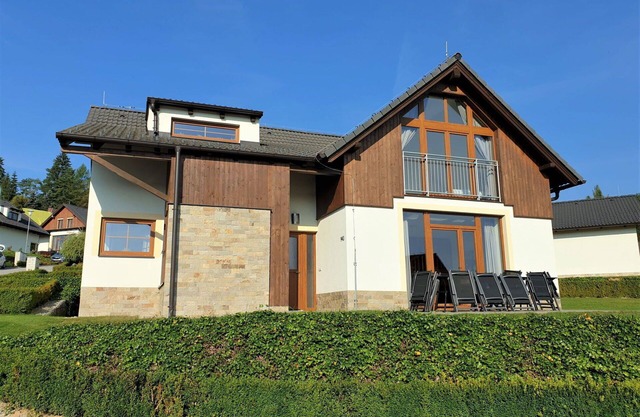 Lovely apartment in villa for 11 guests with WIFI, TV, terrace and pets allowed