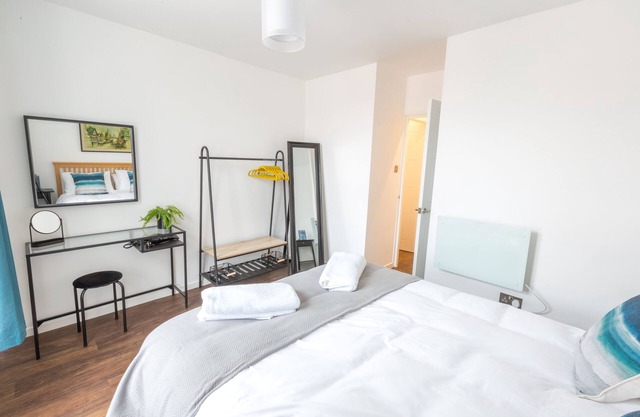 Lovely apartment in the heart of Chester with parking. Close to all attractions.