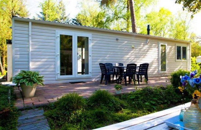 Lovely apartment in villa for 4 guests with WIFI, pool, TV, terrace and parking