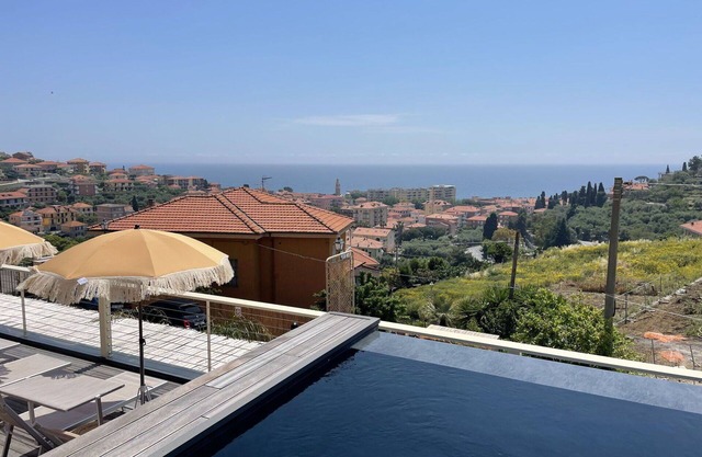 Lovely apartment for 4 guests with A/C, pool, WIFI, TV and patio