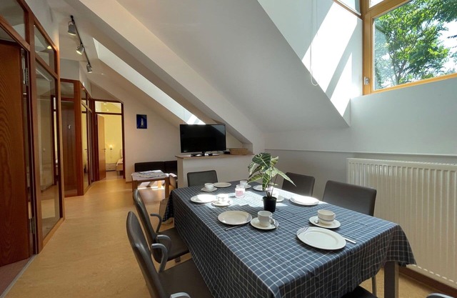 Lovely apartment for 6 people with WIFI, pool and TV