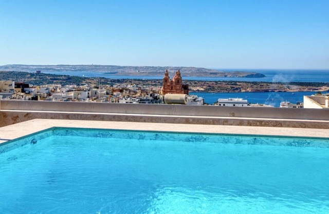 Lovely Apartment with 2 free Pool Access,WIFI & AC